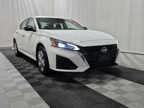 2024 Nissan Altima S AWD | Heated Seats | GPS Navigation! image 4