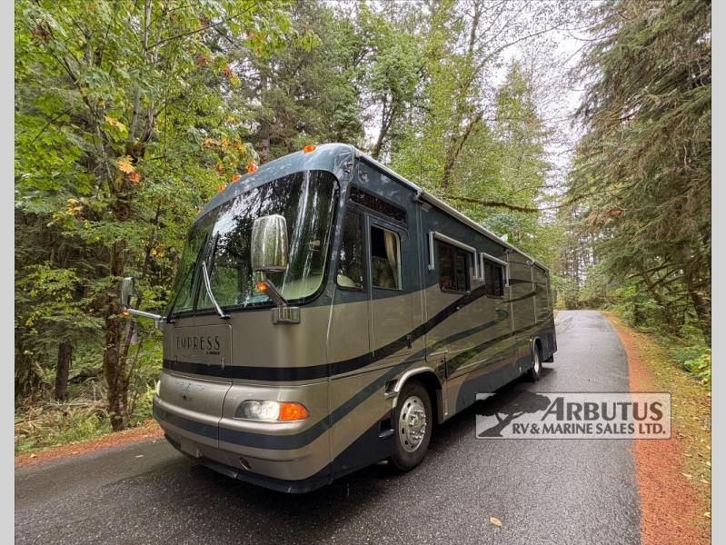 Used 2003 Triple E Empress A3902FB display photo