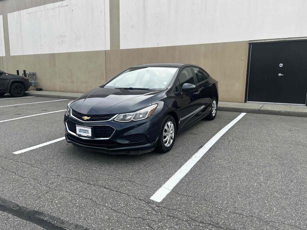 2016 Chevrolet Cruze image 3