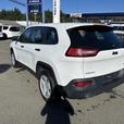 2015 Jeep Cherokee Sport thumbnail image 3