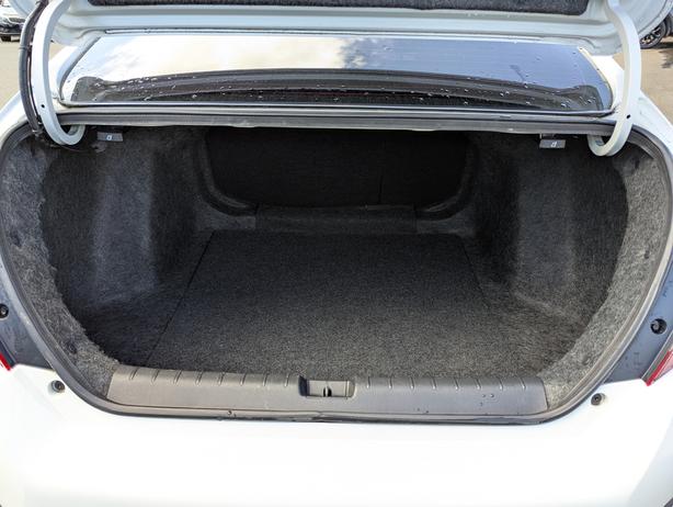 2018 Honda Civic Touring - Low KMs, Sunroof, Leather, Heated Seats image 8