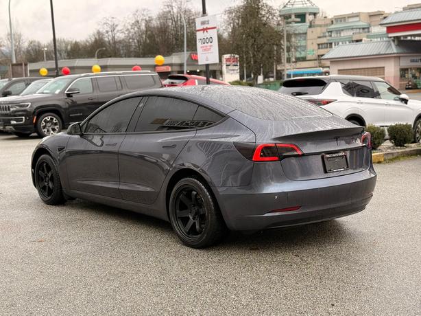 2021 Tesla Model 3 Standard Range Plus - Black Leather Interior image 4