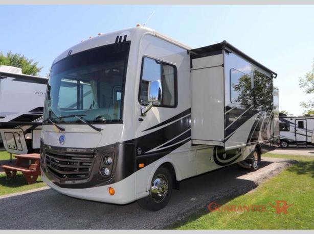 Used 2018 Holiday Rambler Admiral 31B image 3