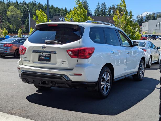 2018 Nissan Pathfinder S - 4x4, Sunroof, Navigation, Heated Seats image 6