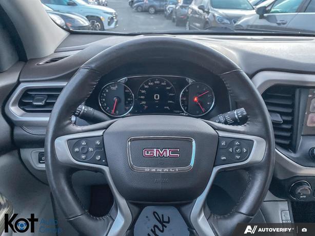 2017 GMC Acadia Denali 6 PASSENGER'S! SUNROOF! LEATHER SEATS! image 7