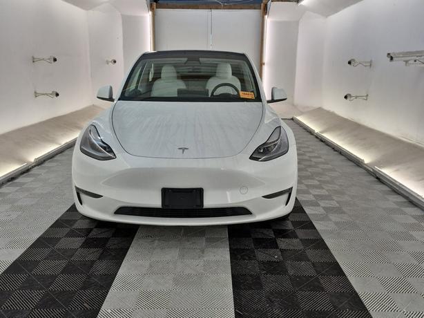 2023 Tesla Model Y Long Range AWD | GPS Navigation! image 4
