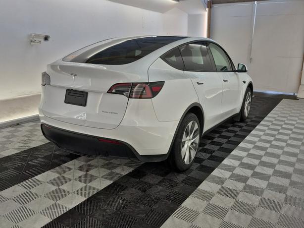 2023 Tesla Model Y Long Range AWD | GPS Navigation! image 5