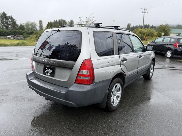 2005 Subaru Forester image 7