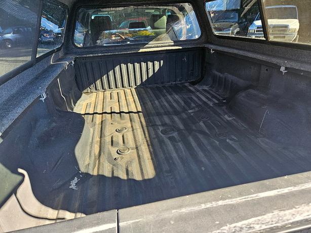 2015 Ford  Super Duty F-450 Pickup XLT image 7