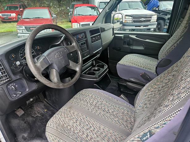 2007 Chevrolet  Express Cargo Van image 7