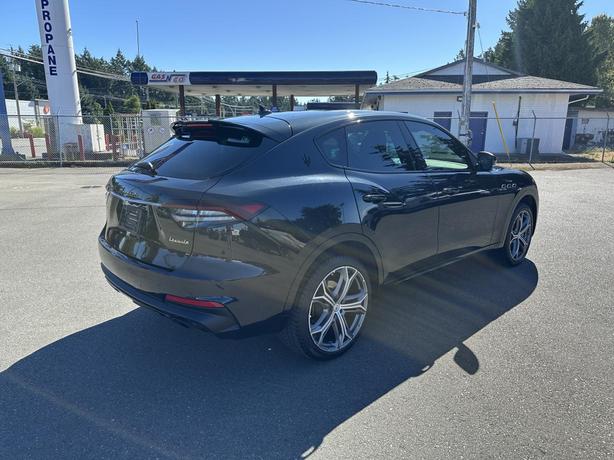 2022 Maserati Levante Modena image 6