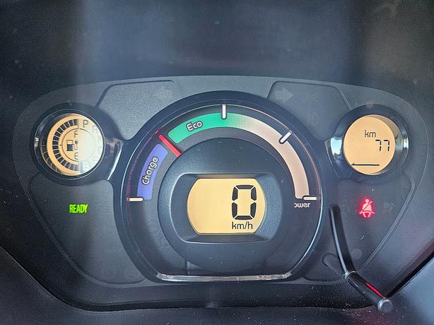 2014 Mitsubishi  i-MiEV ES image 4