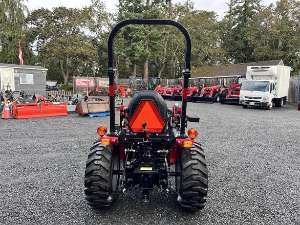2024 Mahindra Max Series 26 XLT HST image 5