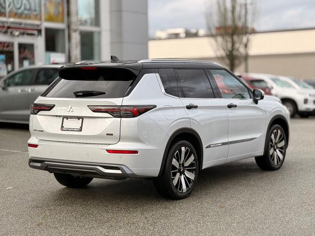 2025 Mitsubishi Outlander GT Premium image 6