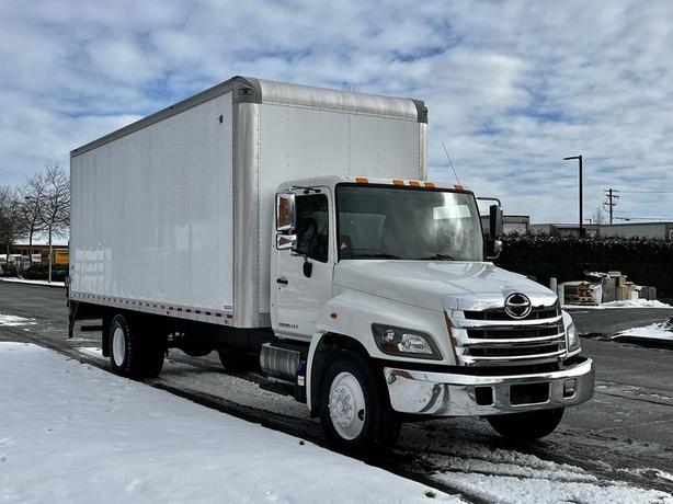 2019 Hino 338 24 Foot Cube With Power Tailgate Diesel image 2