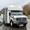 2015 Ford Econoline E450 Super Duty 21 Passenger Bus thumbnail image 2