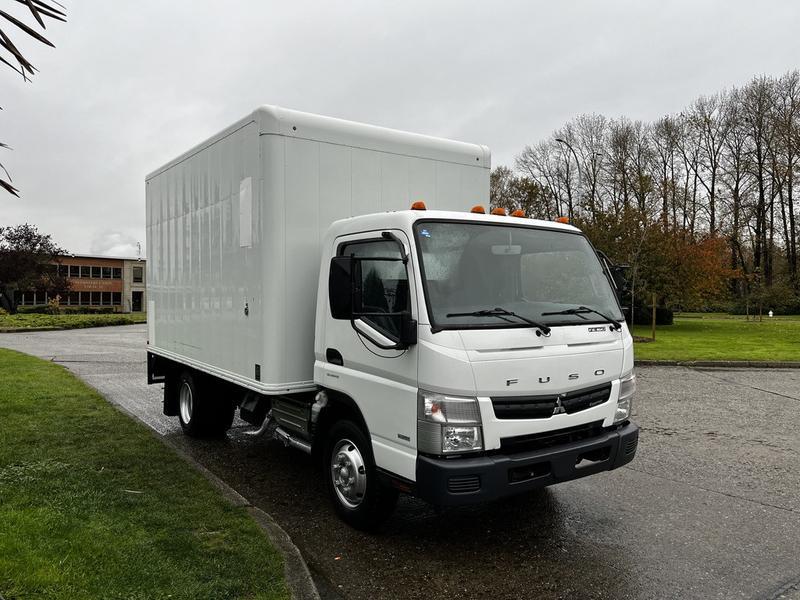 2012 Mitsubishi Fuso FE 12 Foot Cube Van 3 Seater Diesel display photo