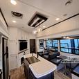 Used 2022 Dutchmen RV Astoria 3603LFP thumbnail image 6