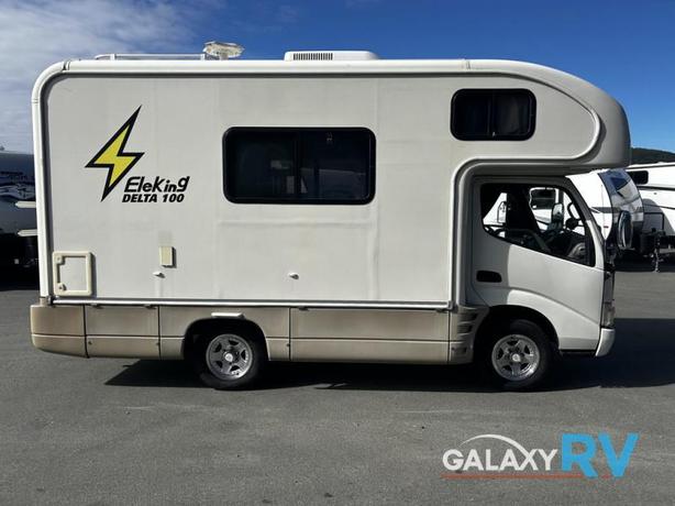 Used 2005 TOYOTA CAMROAD image 3