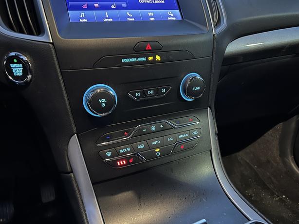 2019 Ford Edge image 6