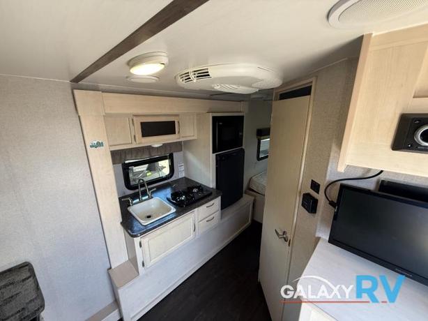 Used 2018 Winnebago Minnie Drop 190RD image 8