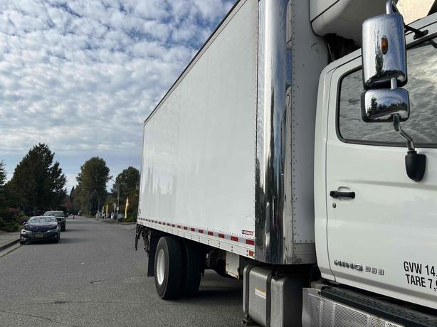 2018 Hino 338 image 6