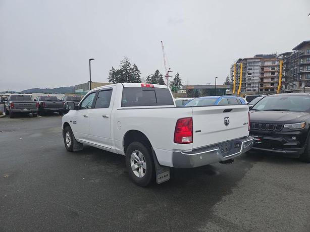 2017 RAM 1500 SLT Crew Cab 4x4 | Heated Seats | Remote Start! image 4