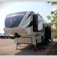 Used 2020 Dutchmen RV Voltage 4185TH thumbnail image 3