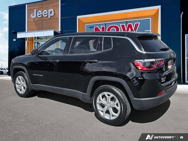 2024 Jeep Compass Sport 4x4 | Low Km's | One Owner | No Reported Accidents! image 4