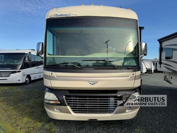 Used 2011 Fleetwood RV Southwind 32VS image 2