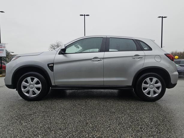 2023 Mitsubishi RVR ES AWC - Heated Seats, Apple Carplay/Android Auto image 8