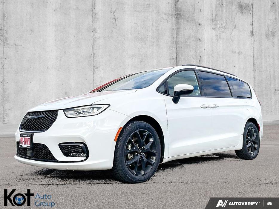 2023 Chrysler Pacifica Touring L | Power Sunroof | Remote Start | Heated Seats & display photo