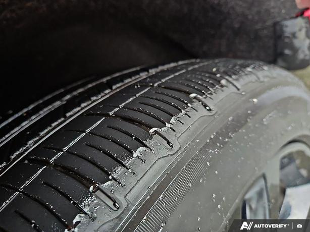 2022 Ford Edge ST AWD | No Reported Accidents! image 7