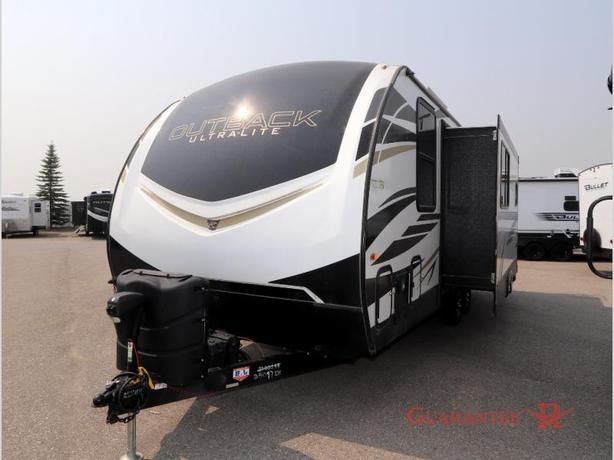 Used 2023 Keystone RV Outback Ultra Lite 221UMD image 3