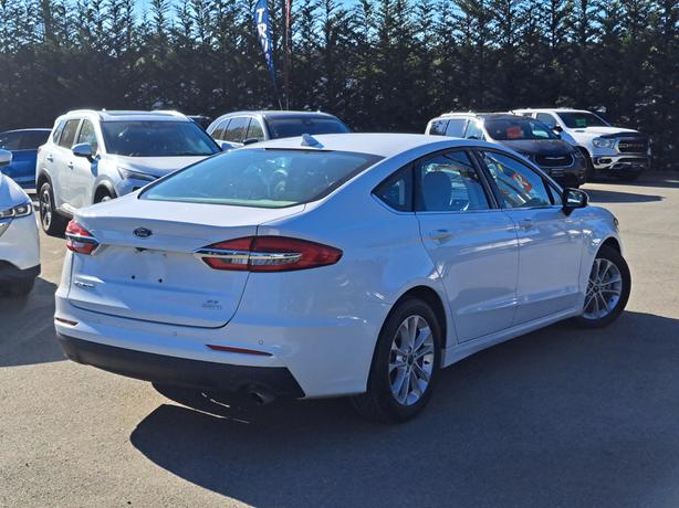 2020 Ford Fusion FWD - Navigation, Heated Seats image 6