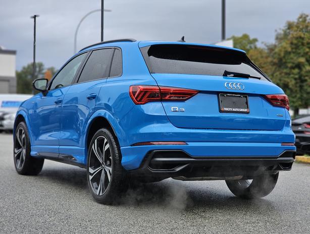 2021 Audi Q3 Technik- Black Optics, S Line, No Accidents image 7