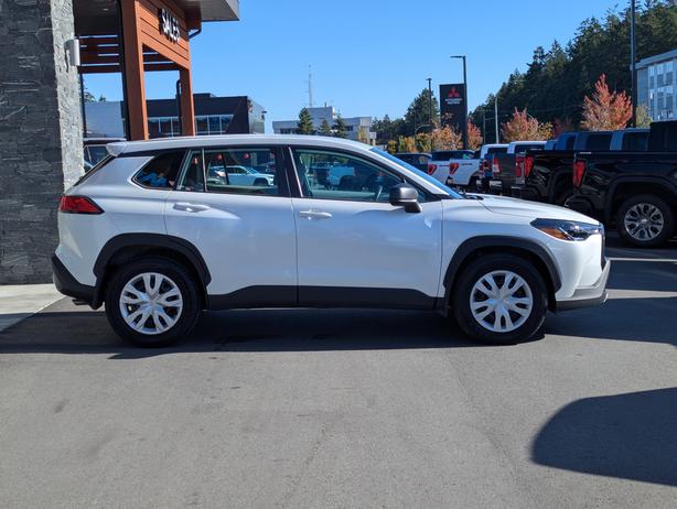 2023 Toyota Corolla Cross L - No accidents, AWD, Heated Seats image 5