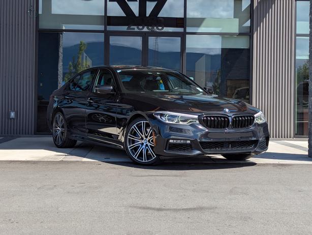 2018 BMW 5 Series 540i xDrive - No Accidents, Sunroof, Heated Seats image 4