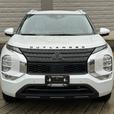 2024 Mitsubishi Outlander thumbnail image 3