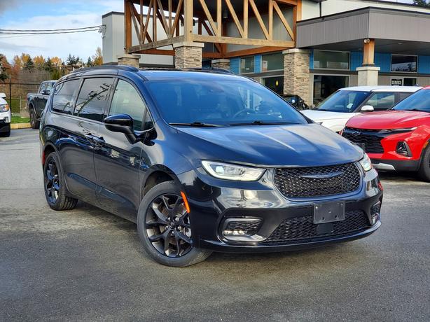 2023 Chrysler Pacifica Touring L AWD - No Accidents image 4