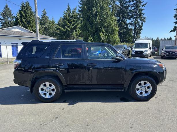 2024 Toyota 4Runner Base image 6