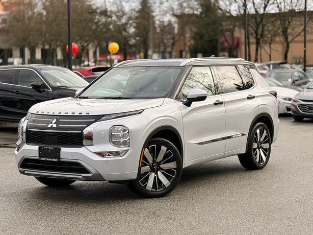 2025 Mitsubishi Outlander GT Premium image 2