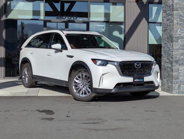 2025 Mazda CX-90 Premium Sport - 7 Passenger, Sunroof, AWD image 4