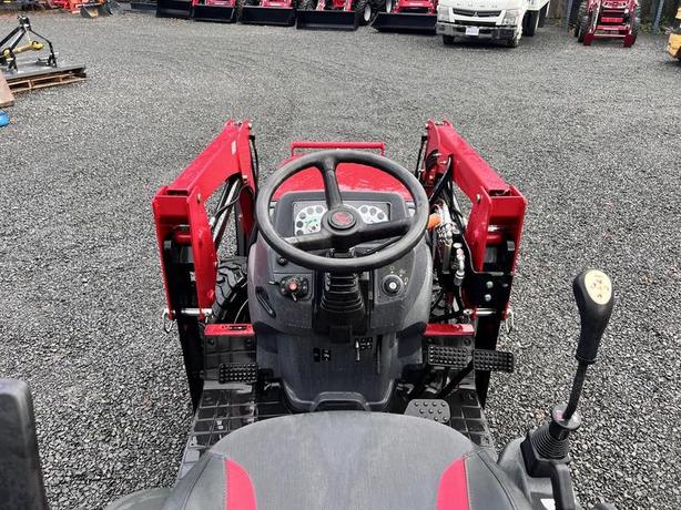 2024 Mahindra Max Series 26 XLT HST image 6