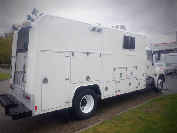 2014 Hino 338 Wire line Service Truck with Office Diesel image 7