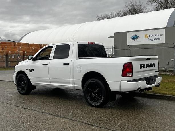 2022 RAM 1500 Classic Tradesman Crew Cab SWB 4WD image 7