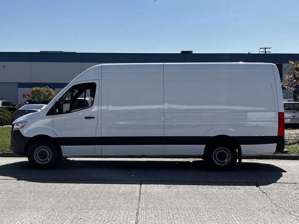 2022 Mercedes-Benz Sprinter 2500  High Roof Cargo Van 170-inch WheelBase image 6
