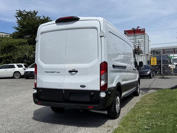 2022 Ford Transit 250 Cargo Van image 8