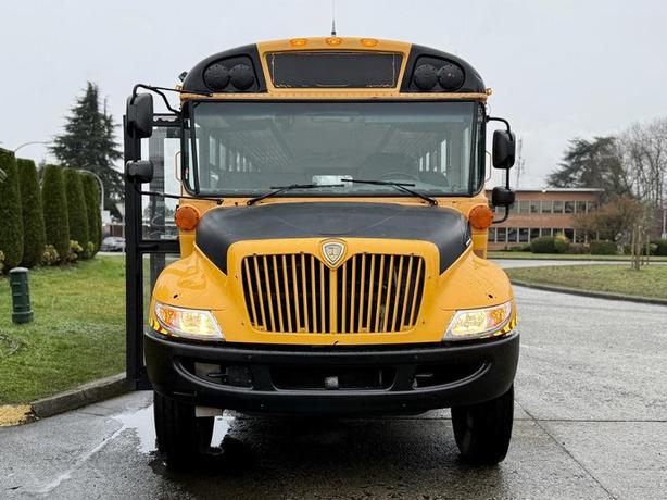 2013 International 3000 35-Passenger Bus Diesel with Hydraulic Brakes image 3