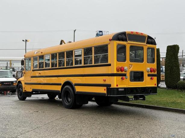 2013 International 3000 35-Passenger Bus Diesel with Hydraulic Brakes image 7